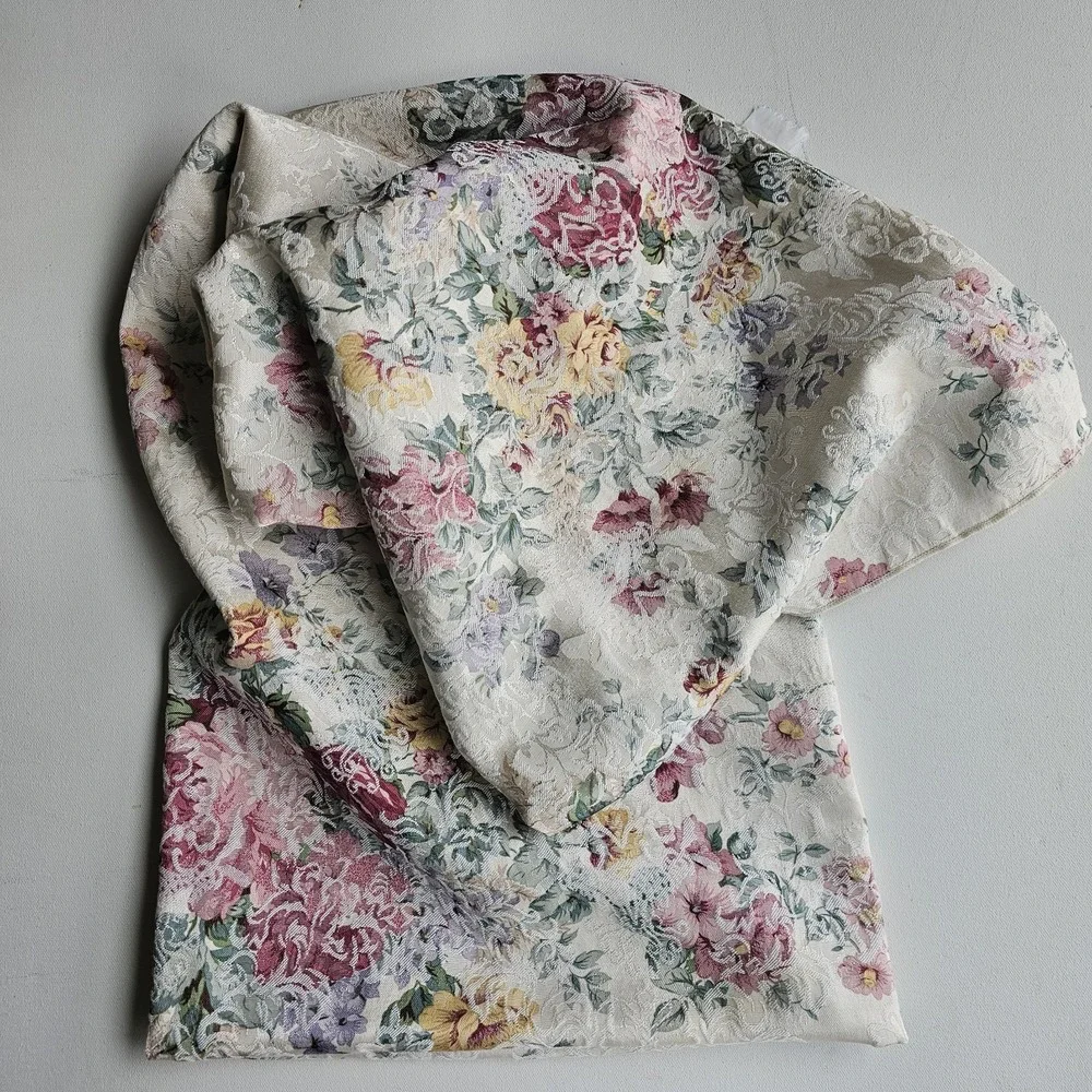 1990s Vintage Jacquard Floral Doublesided Tablecloth Fabric #68